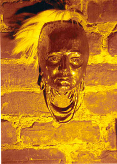 masque en bronze